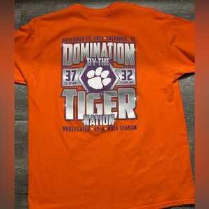 Clemson vs Carolina T-Shirt Size Large